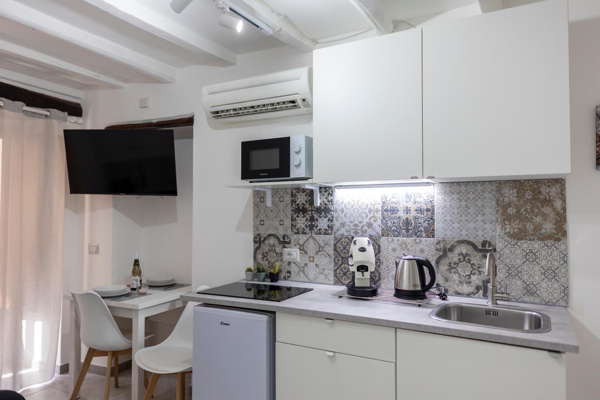 Aurora House Suite 切法卢 外观 照片
